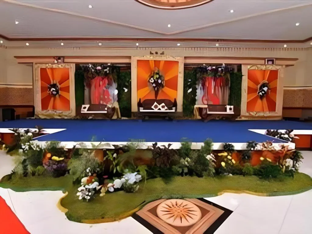 Yusro Hotel Restaurant & Convention