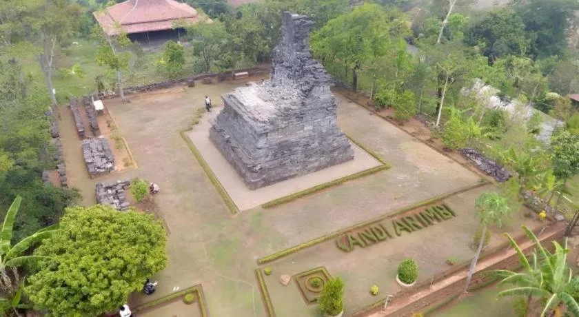 Yusro Hotel Restaurant & Convention