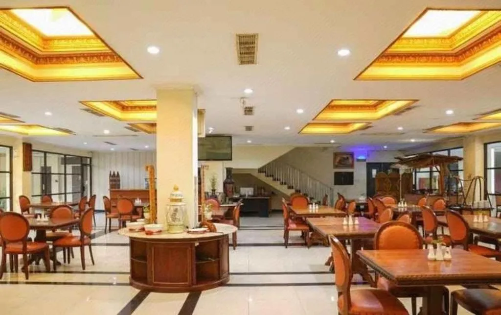 Yusro Hotel Restaurant & Convention