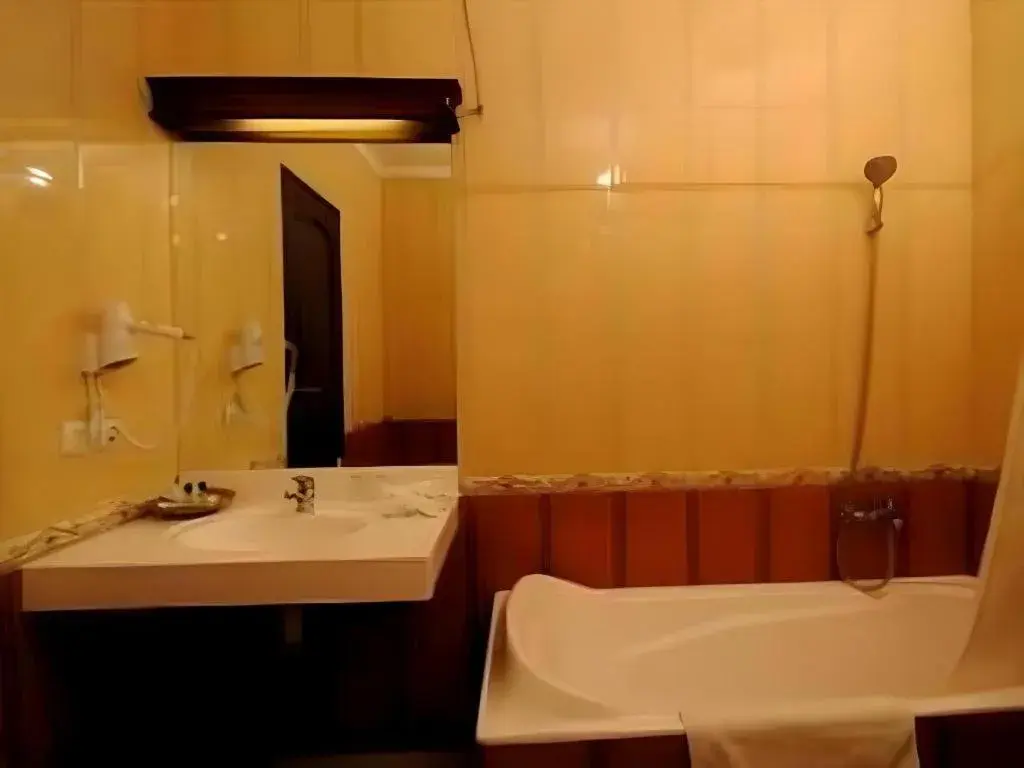 Yusro Hotel Restaurant & Convention Yusro Hotel Restaurant & Convention