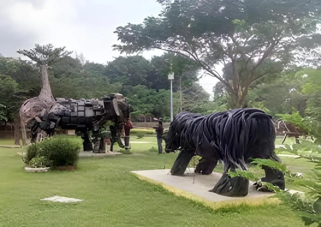 Yusro Hotel Restaurant & Convention