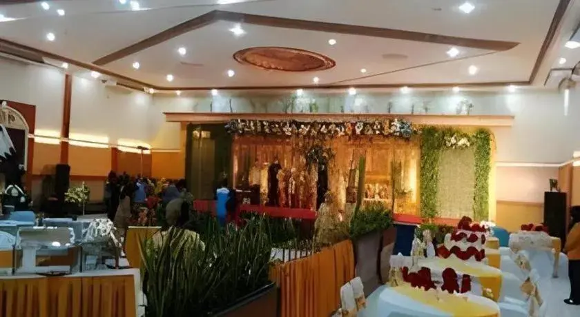 Yusro Hotel Restaurant & Convention Yusro Hotel Restaurant & Convention