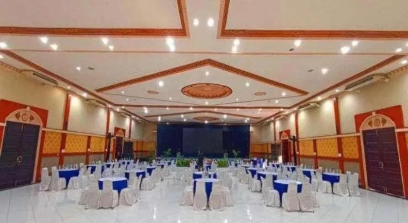 Yusro Hotel Restaurant & Convention