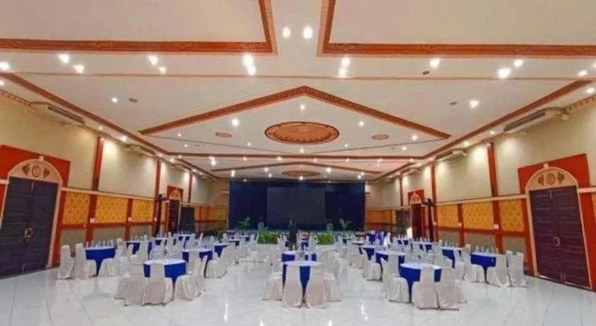 Yusro Hotel Restaurant & Convention