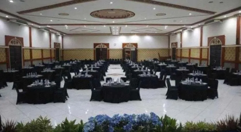 Yusro Hotel Restaurant & Convention