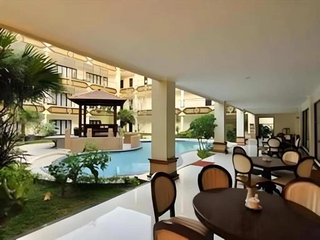 Yusro Hotel Restaurant & Convention