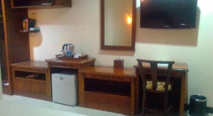 Yusro Hotel Restaurant & Convention