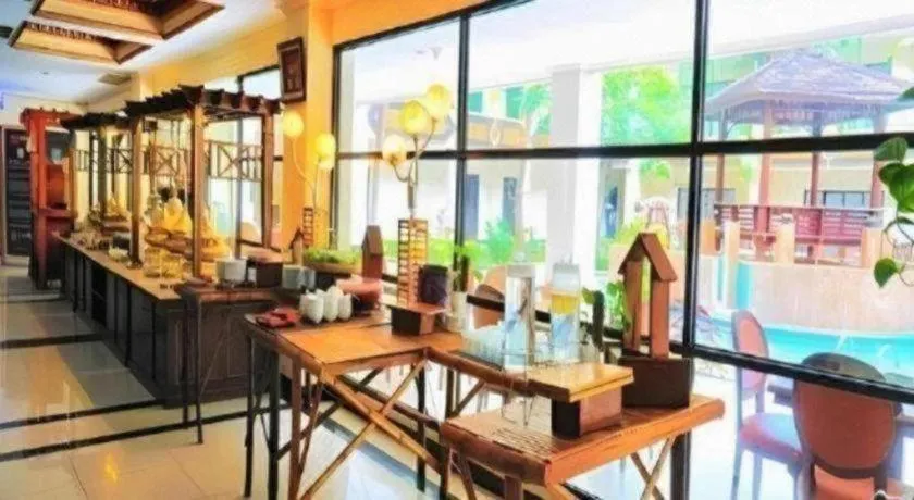 Yusro Hotel Restaurant & Convention