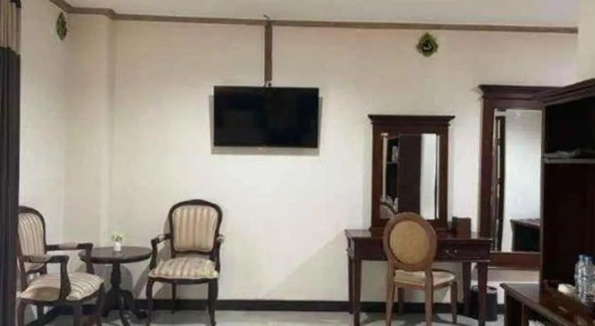 Yusro Hotel Restaurant & Convention