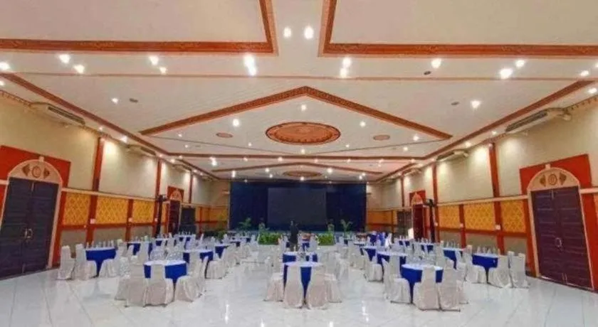 Yusro Hotel Restaurant & Convention