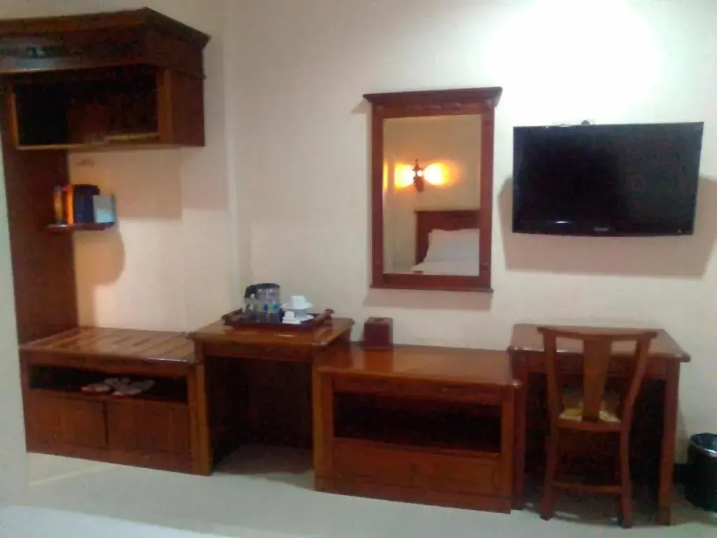 Yusro Hotel Restaurant & Convention Yusro Hotel Restaurant & Convention