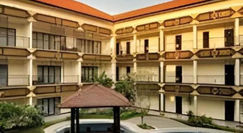 Yusro Hotel Restaurant & Convention