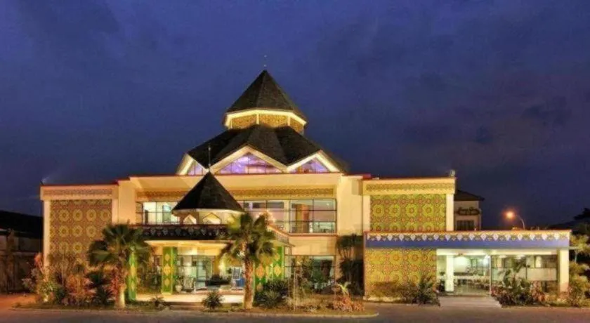 Yusro Hotel Restaurant & Convention