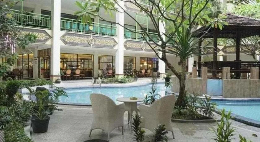 Yusro Hotel Restaurant & Convention