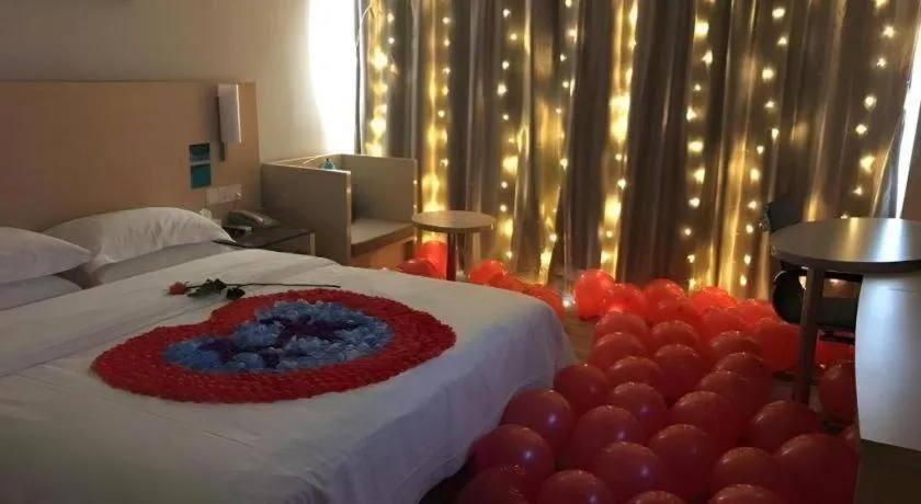 Bed in City Comfort Inn Nanning Normal University Mingxiu Metro Station