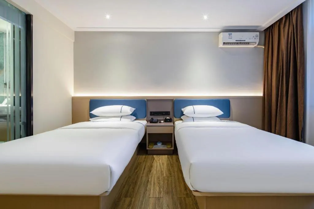 Bed in City Comfort Inn Nanning Normal University Mingxiu Metro Station