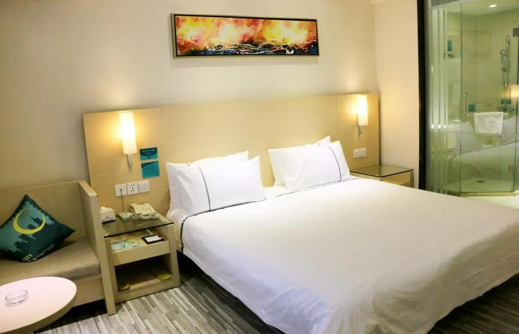 Bed in City Comfort Inn Nanning Normal University Mingxiu Metro Station