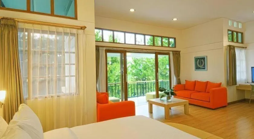 Bed in Bumi Bandhawa Hotel