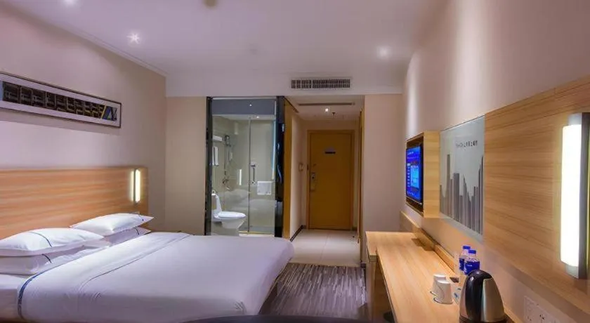 Bed in City Comfort Inn Zhuzhou Sports Center Red Star Macalline