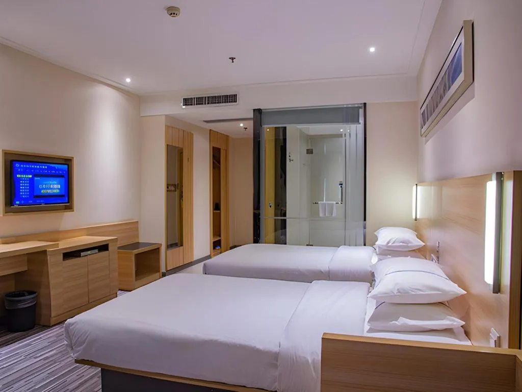 Bed in City Comfort Inn Zhuzhou Sports Center Red Star Macalline