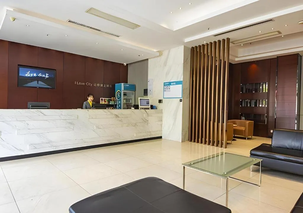 City Comfort Inn Zhuzhou Sports Center Red Star Macalline