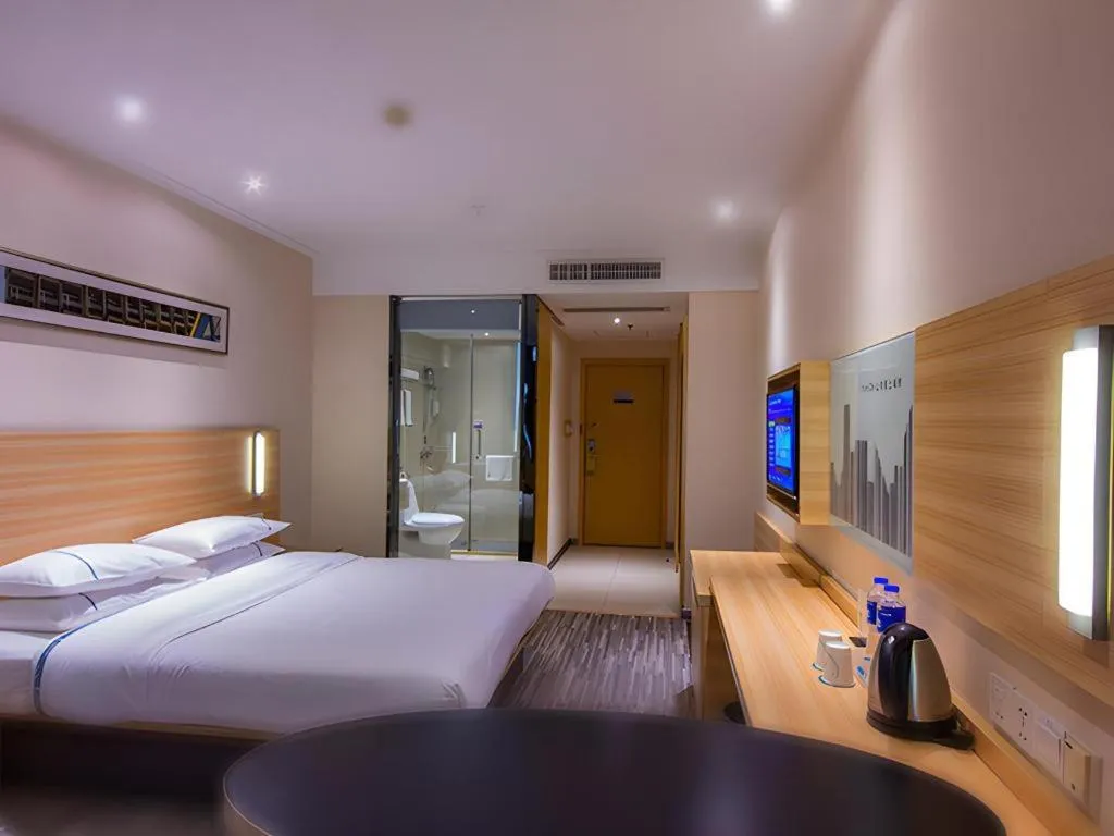 Bed in City Comfort Inn Zhuzhou Sports Center Red Star Macalline