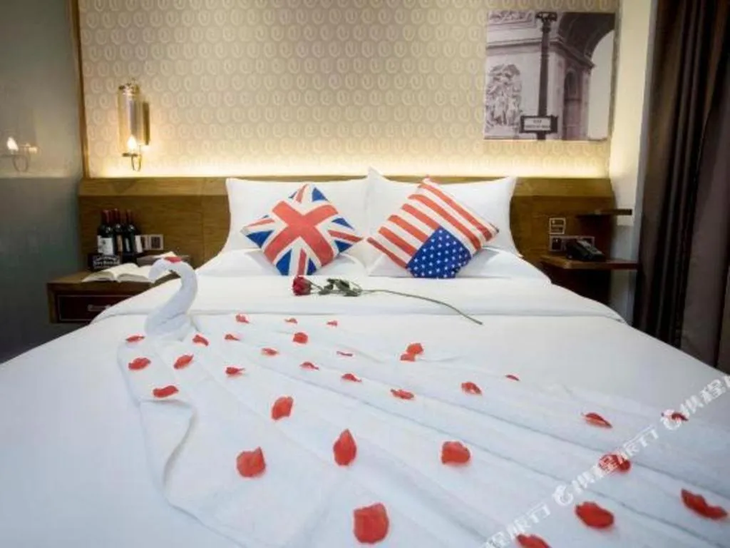 Bed in James Joyce Xi'an West Chang'an Ave University Twon