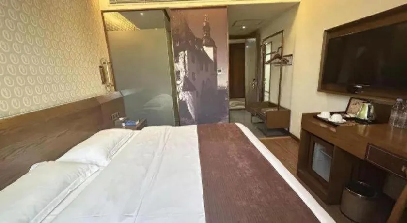 Bed in James Joyce Xi'an West Chang'an Ave University Twon