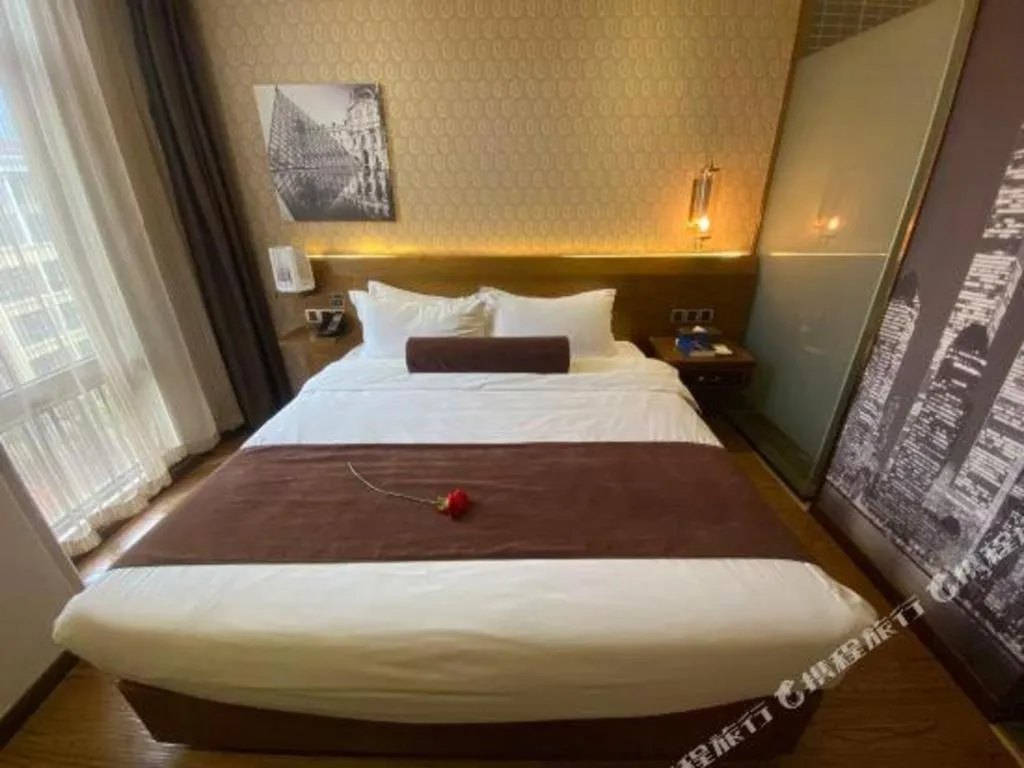 Bed in James Joyce Xi'an West Chang'an Ave University Twon