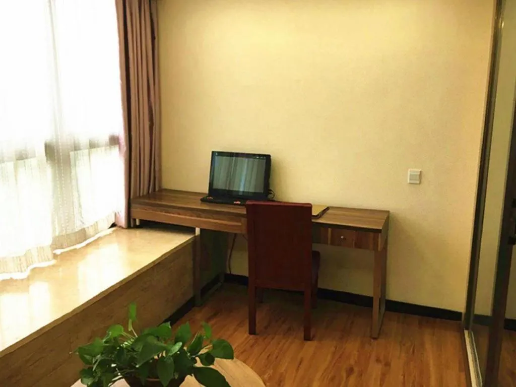 Chuanghui Business Hotel