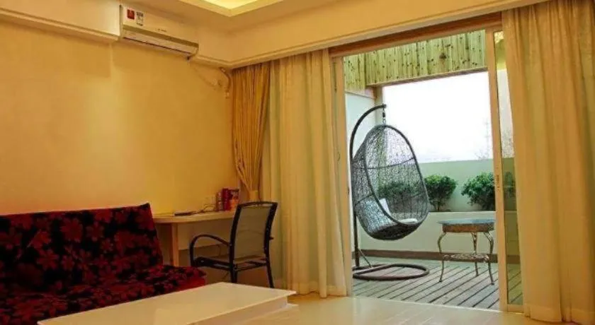 Bed in Chuanghui Business Hotel