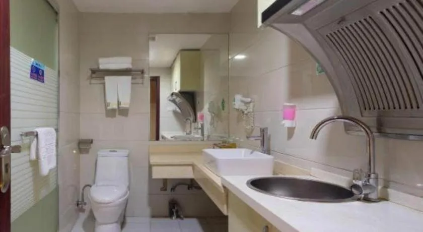 Chuanghui Business Hotel