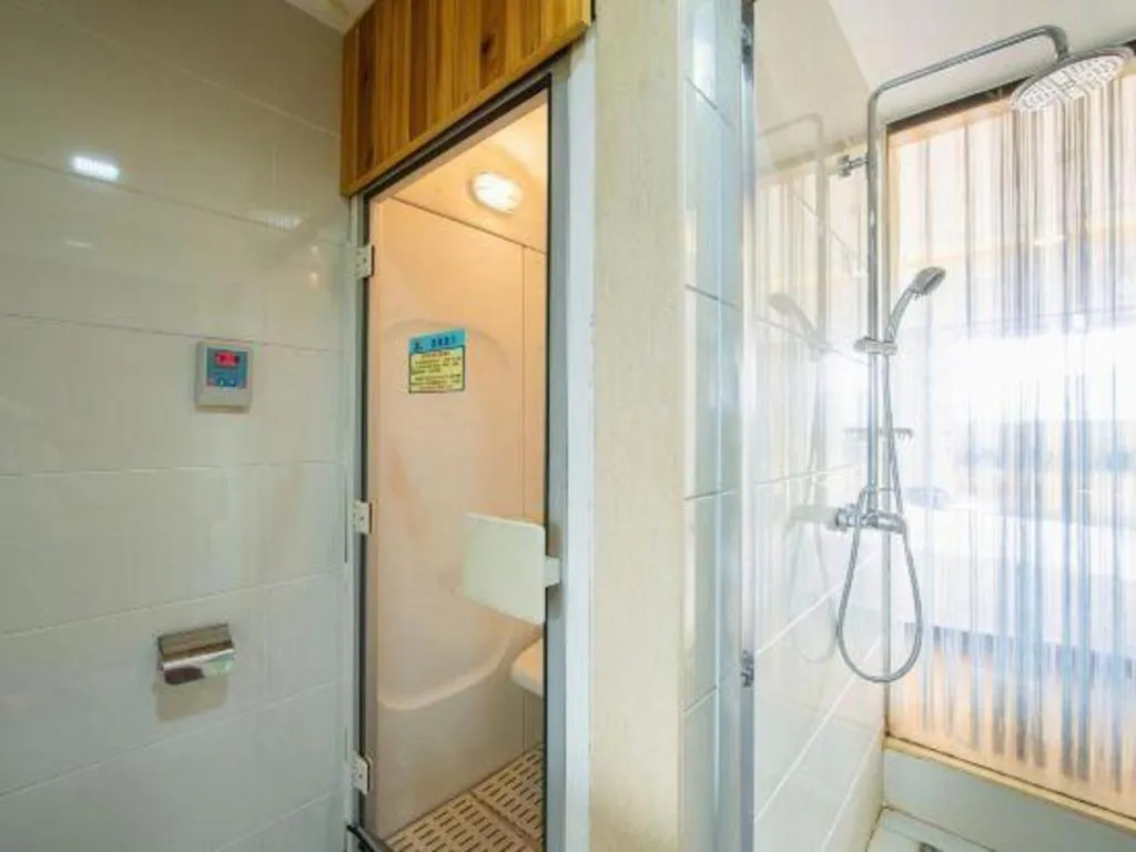 Chuanghui Business Hotel