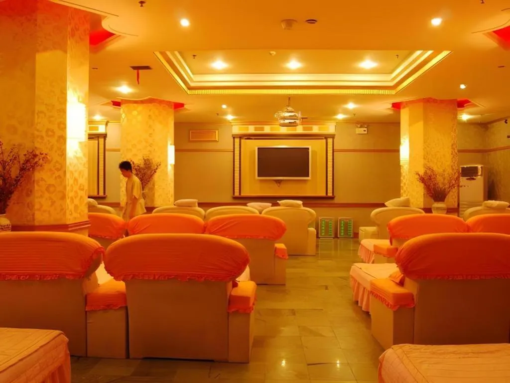 Chuanghui Business Hotel