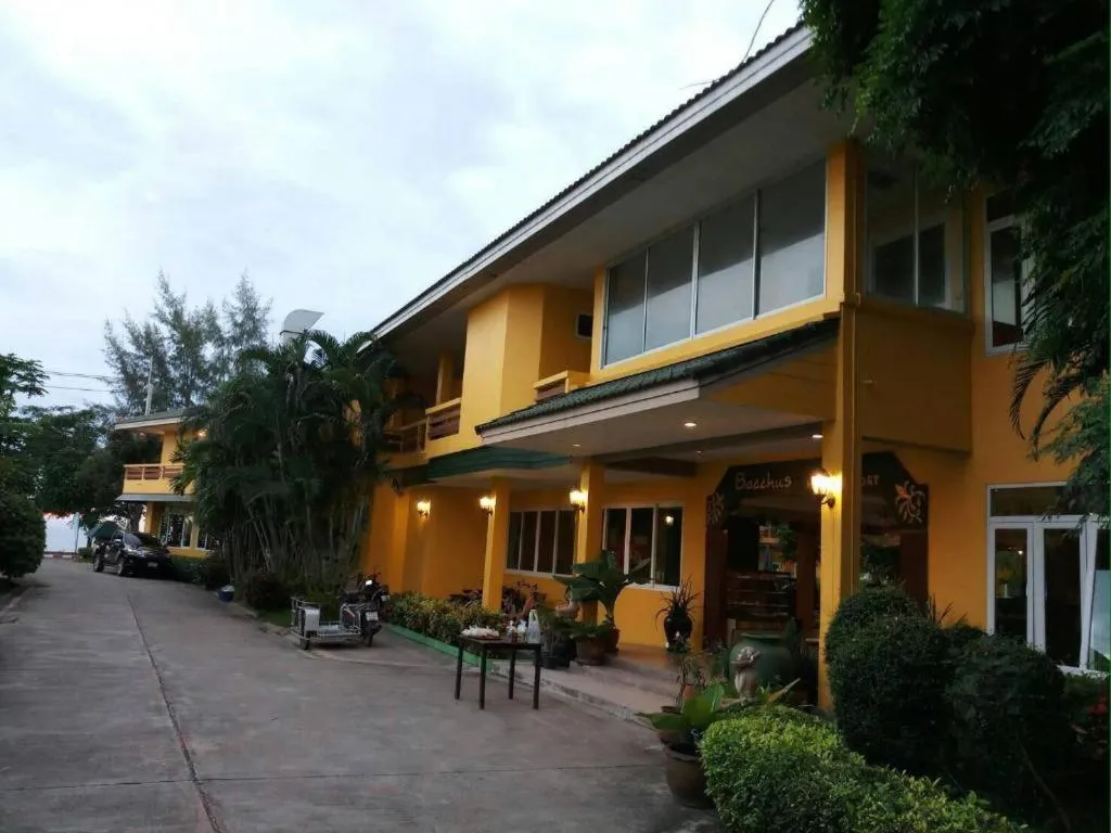 Bacchus Home Resort
