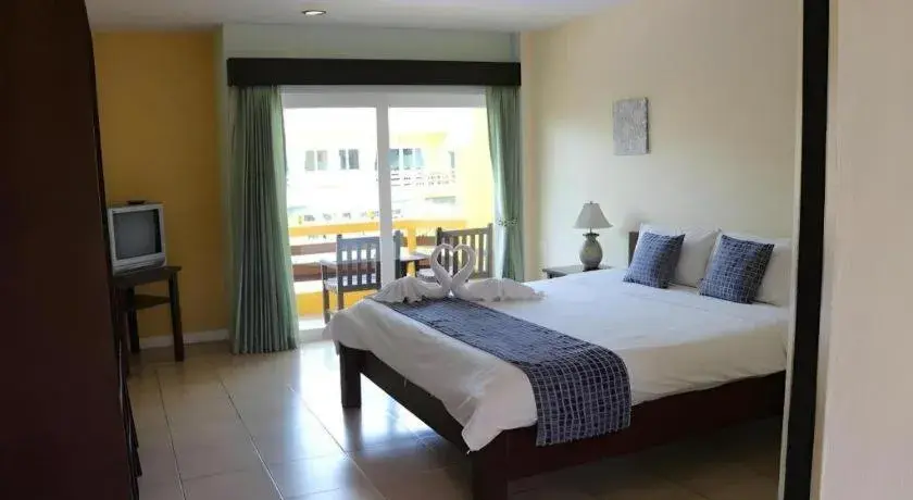 Bed in Bacchus Home Resort Bed in Bacchus Home Resort