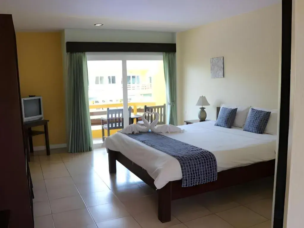 Bed in Bacchus Home Resort Bed in Bacchus Home Resort