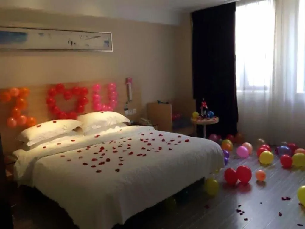 Bed in City Comfort Inn Jingzhou Ancient City Taiyue Road