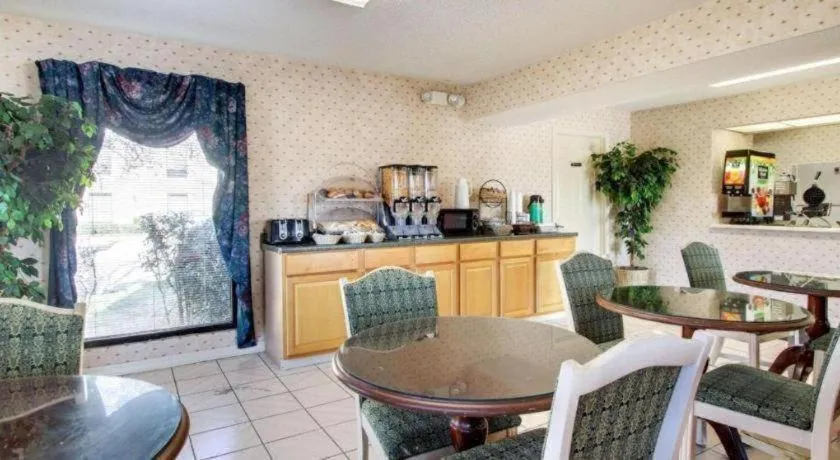 Econo Lodge Pearl - Jackson