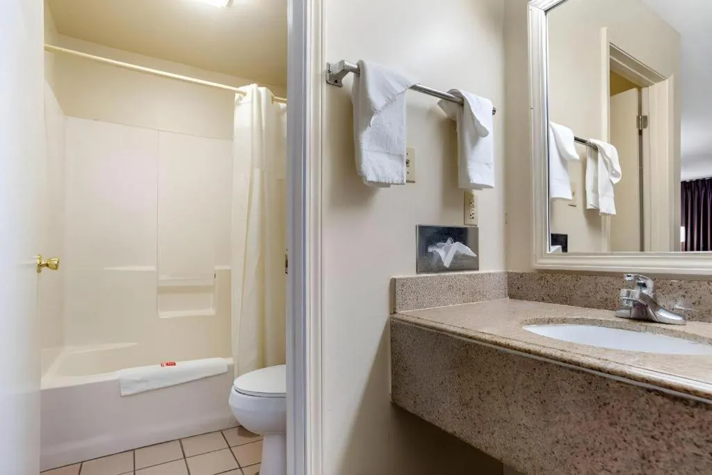 Econo Lodge Pearl - Jackson