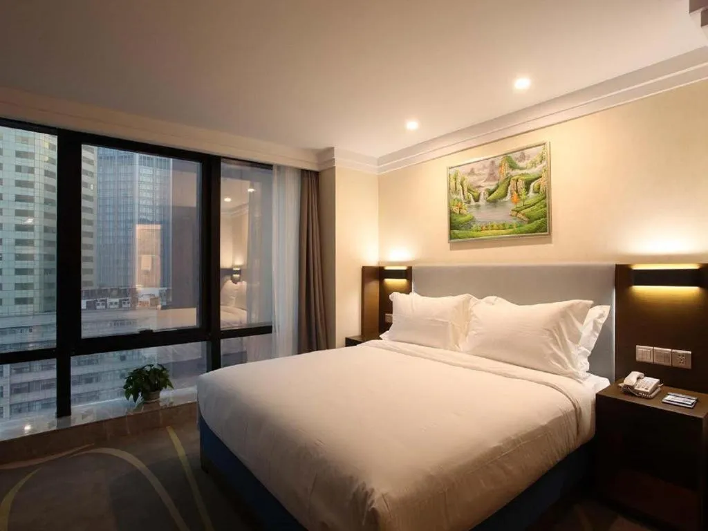 Bed in Dalian Bohai Pearl Hotel