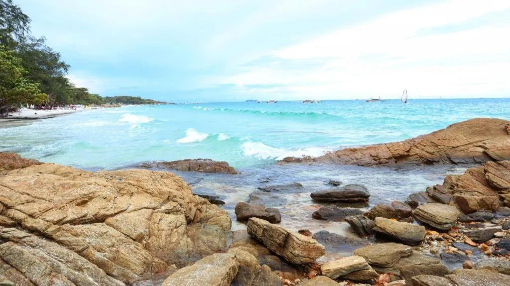 Rainbow Sky Hotel Samet