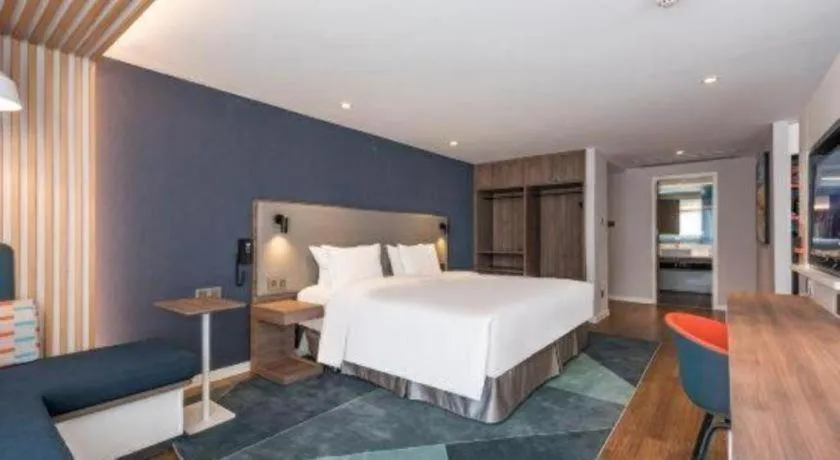 Bed in Holiday Inn Express Tianjin Dongli By IHG