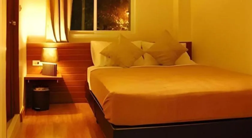 Bed in White House Asoke Sukhumvit 18