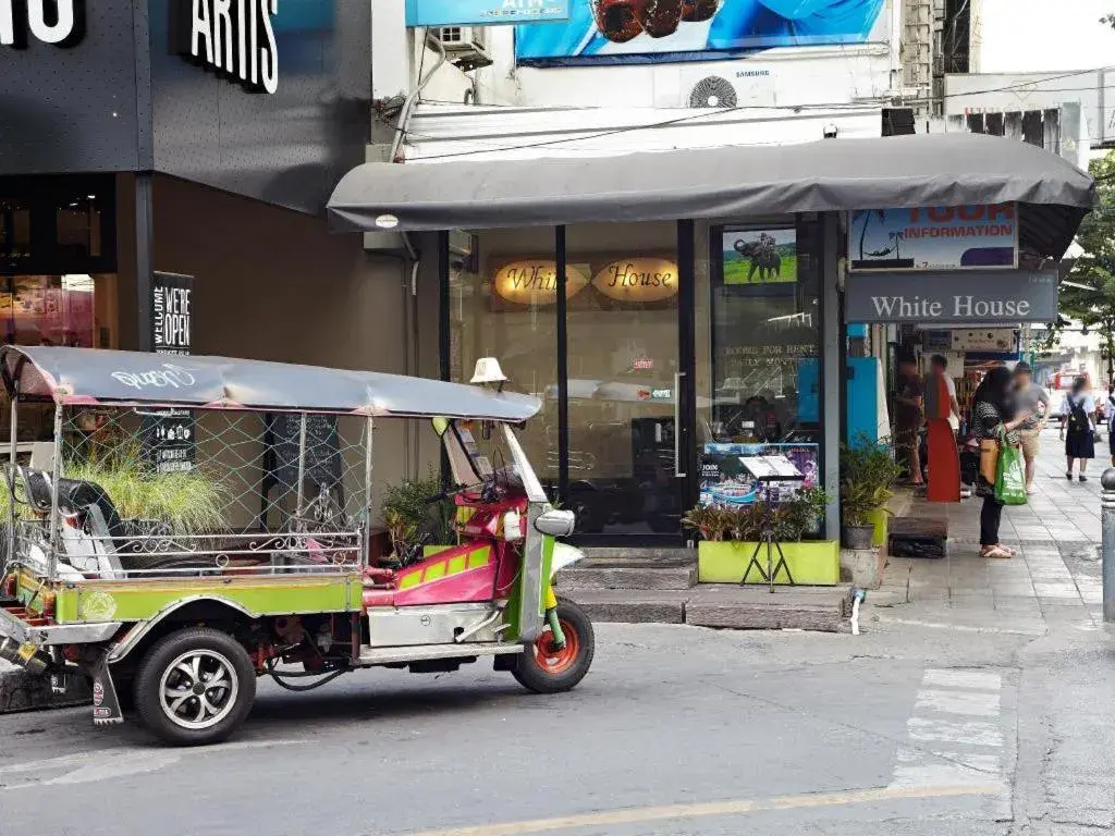 White House Asoke Sukhumvit 18 White House Asoke Sukhumvit 18