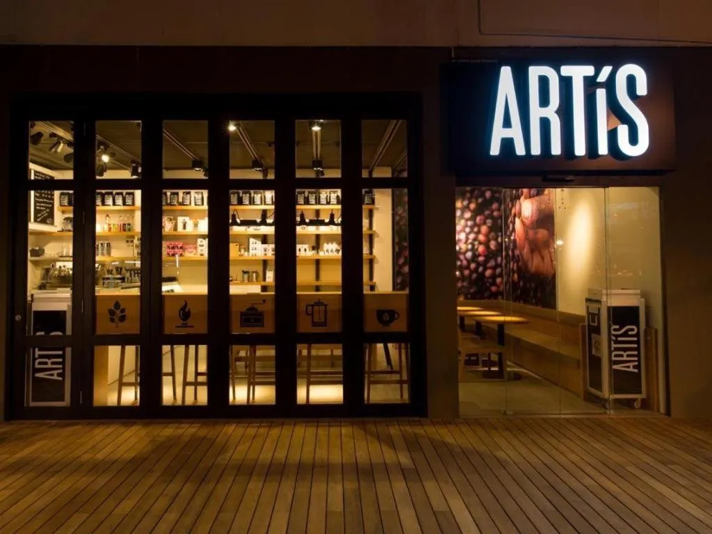 White House Asoke Sukhumvit 18