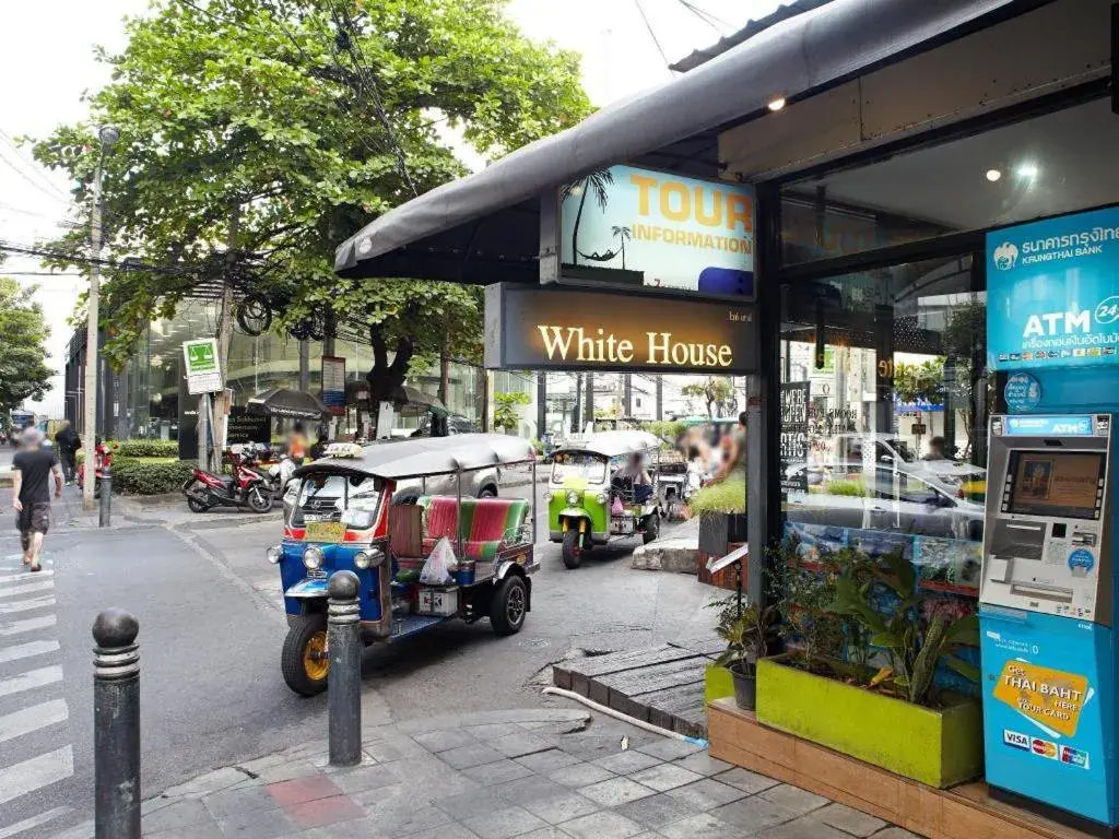 White House Asoke Sukhumvit 18 White House Asoke Sukhumvit 18