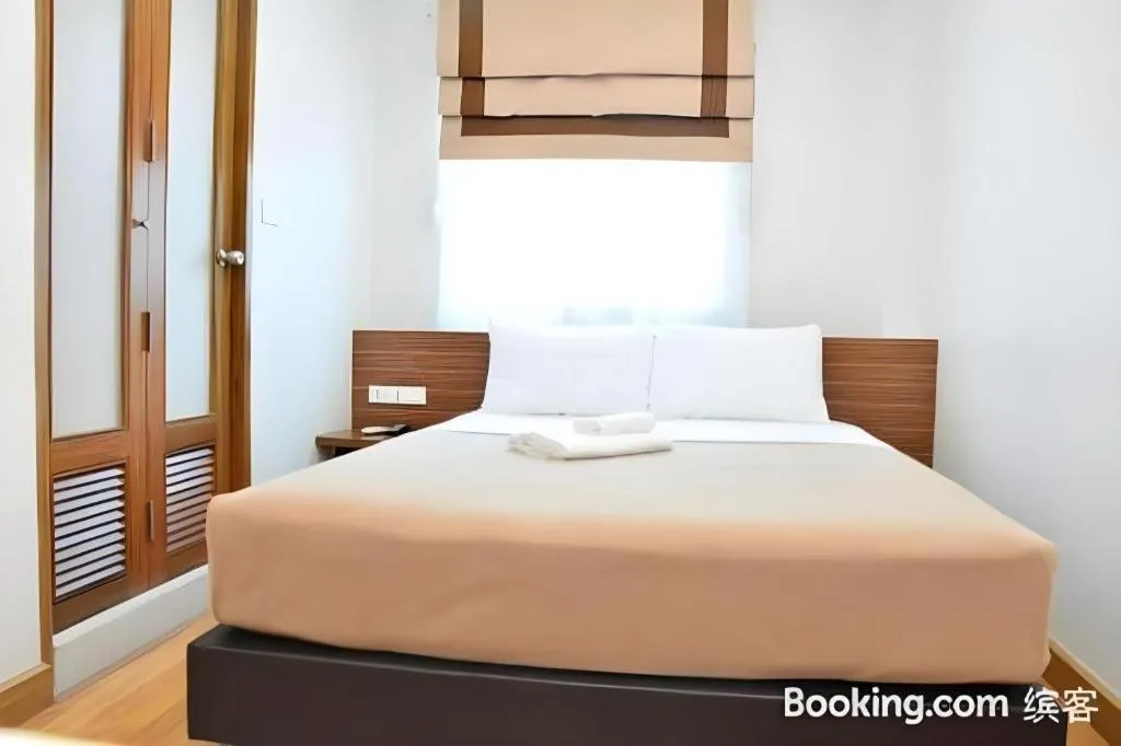 Bed in White House Asoke Sukhumvit 18