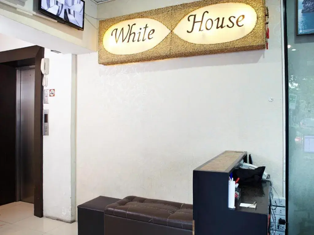 White House Asoke Sukhumvit 18 White House Asoke Sukhumvit 18
