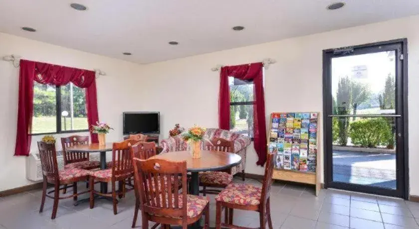 Baymont by Wyndham Acworth Baymont by Wyndham Acworth